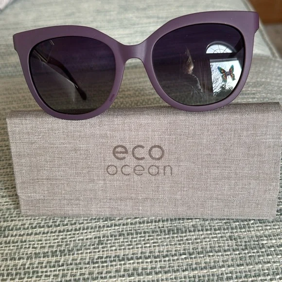 Sunglasses - Picture 3 of 4